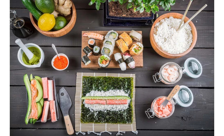 Ajándékötletek ínyenceknek a sushi kezdőkészlettől a mochi csomagig